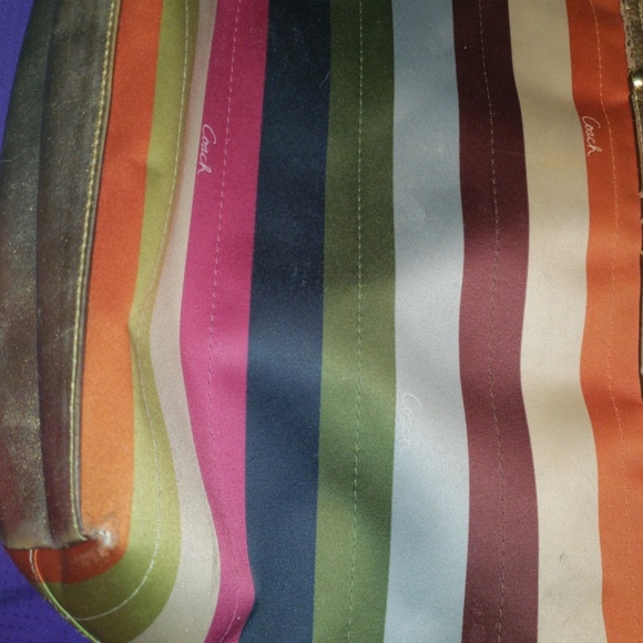 🎯Coach larger purse for sale only.Yes it is USED. - Picture 7 of 8